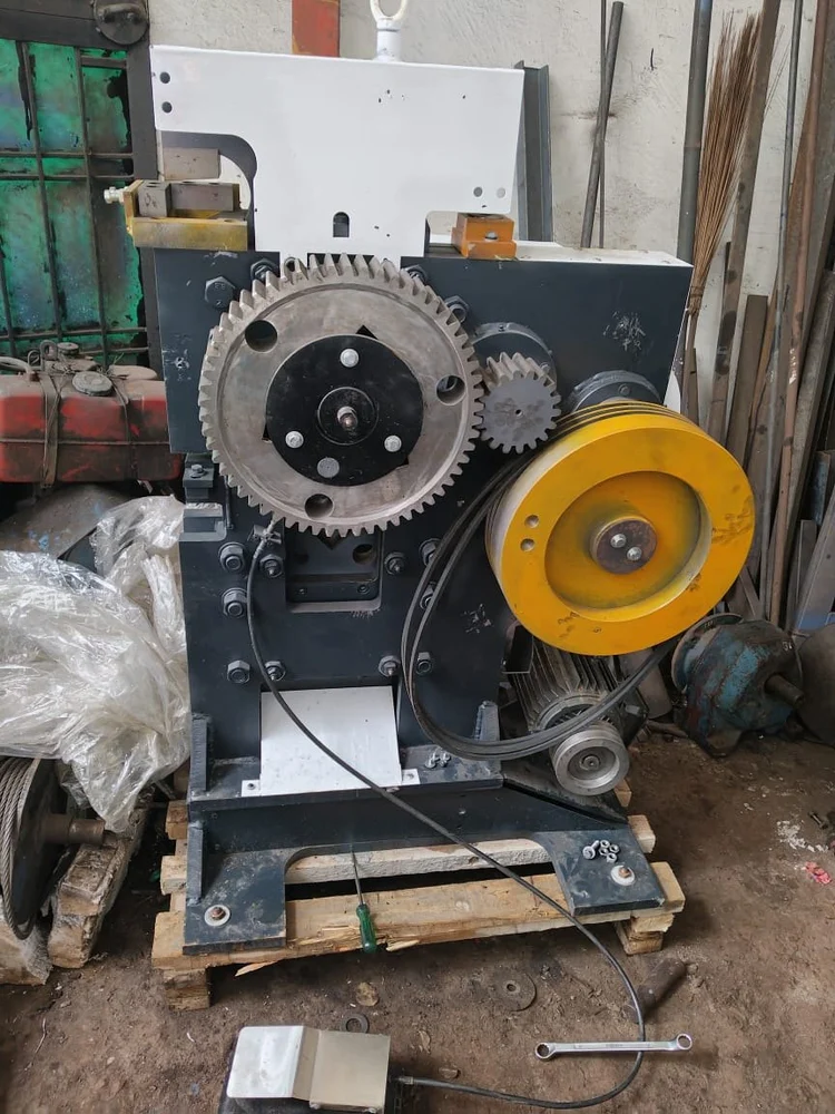 QA34-10 Iron Worker